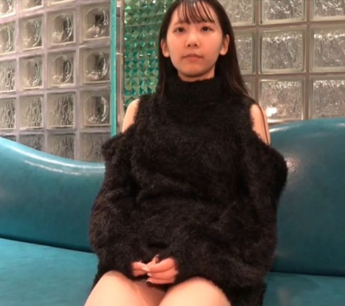 非常粉嫩没怎么开发嫩妹子道具自慰 脱光椅子上跳蛋震动逼逼塞入微毛诱人 很是诱惑喜欢不要错过
